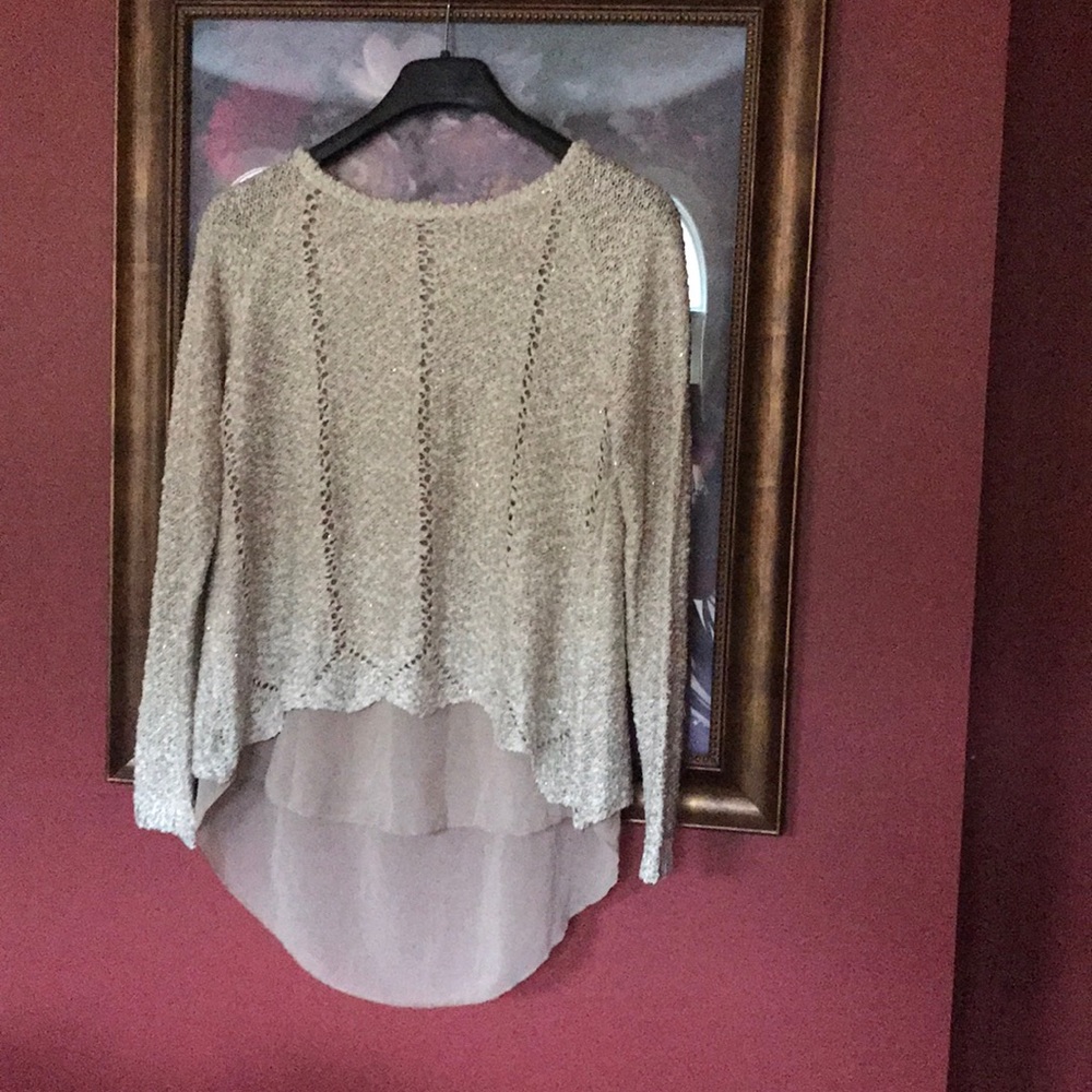 NWT SZ XL Gold/Cream sweater w/hi low taupe liner.